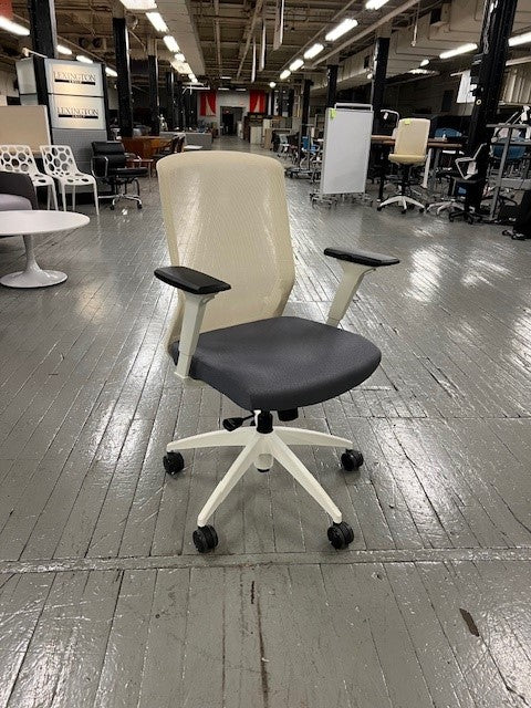 Neo Series Task Chair