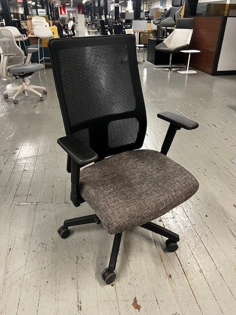 Ignition Series mid back mesh Task Chair - A27