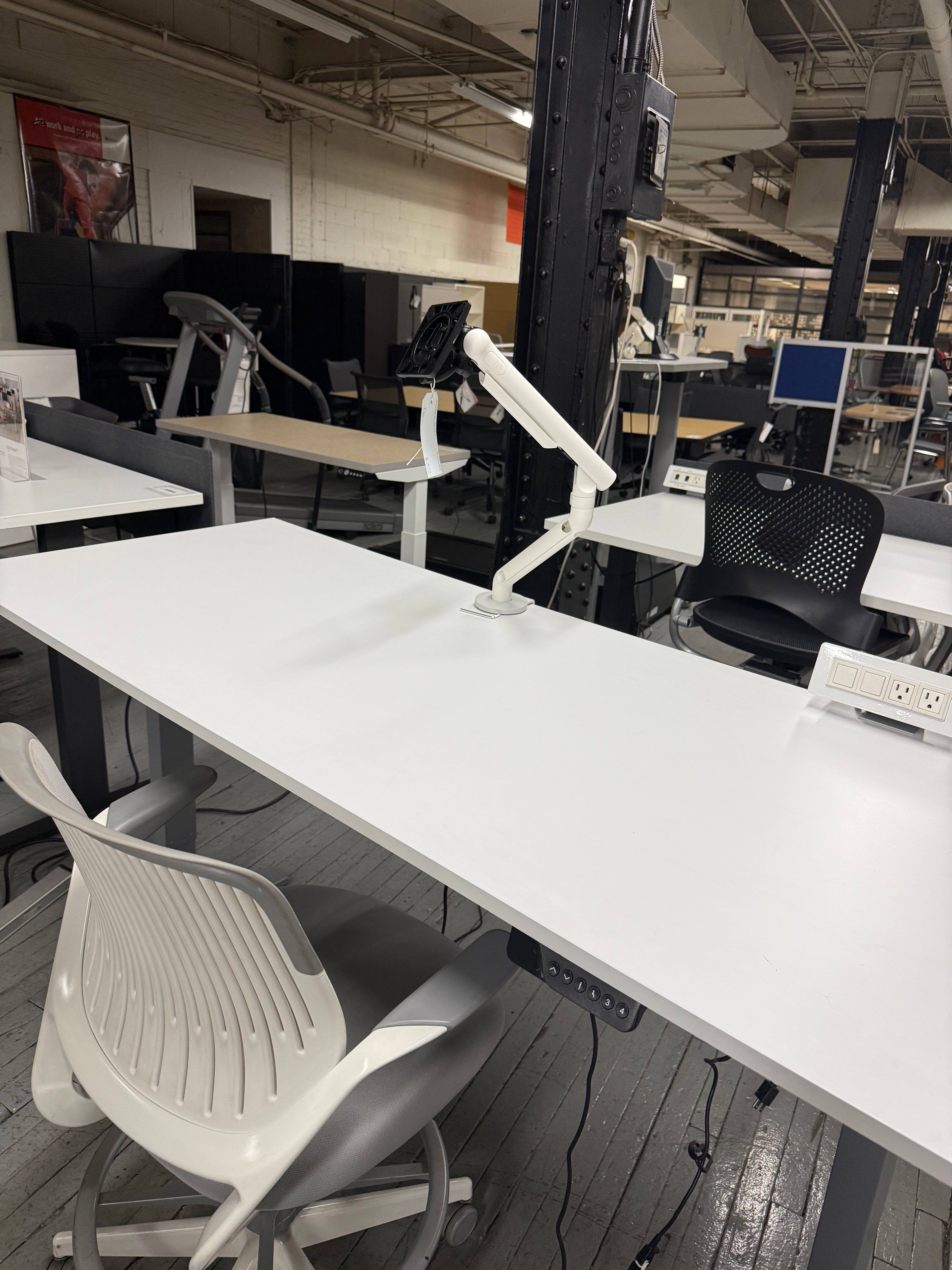 Herman Miller Flo Single Screen Monitor Arm -MS25