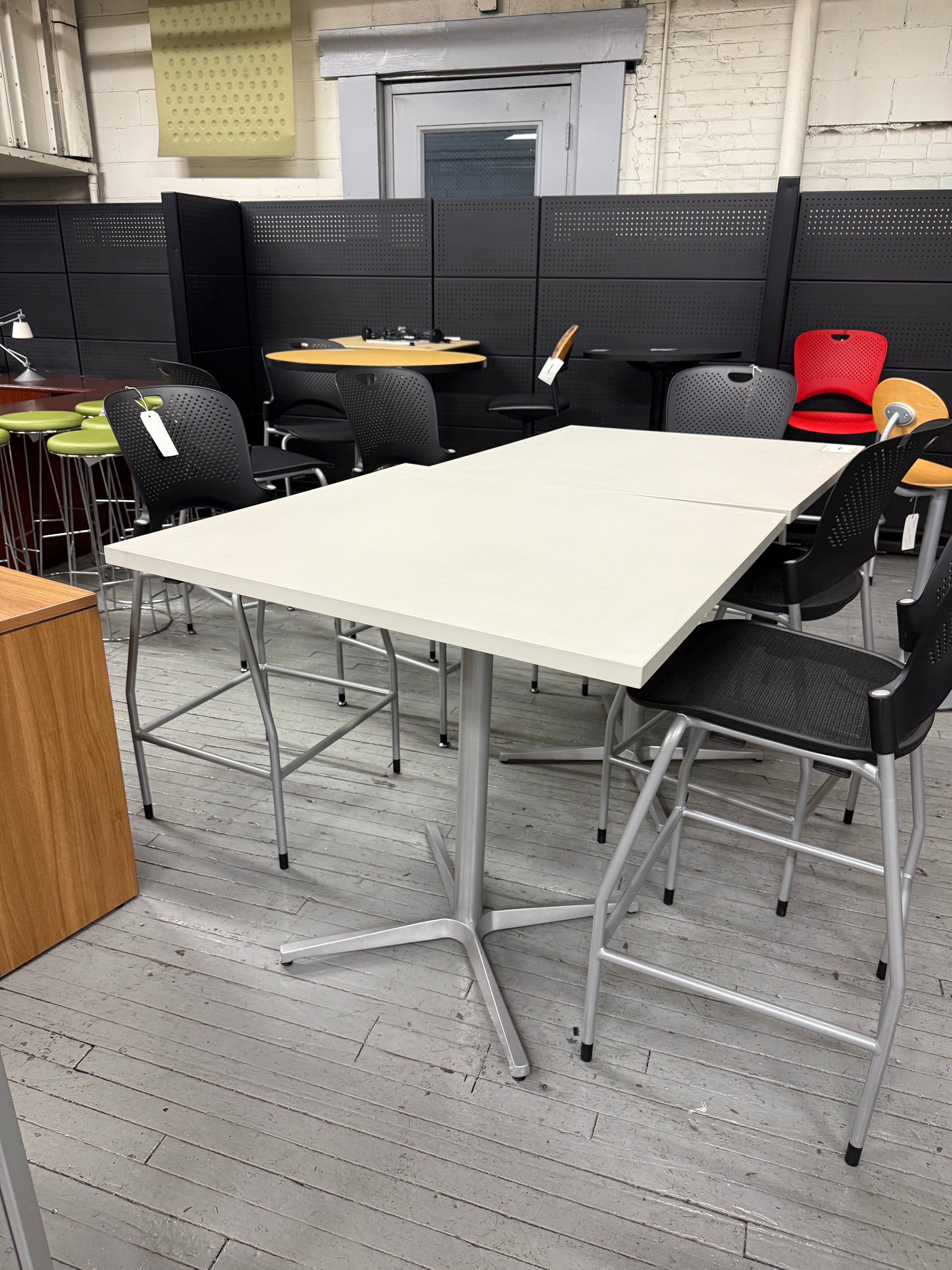 Herman Miller Everywhere Table -Y37