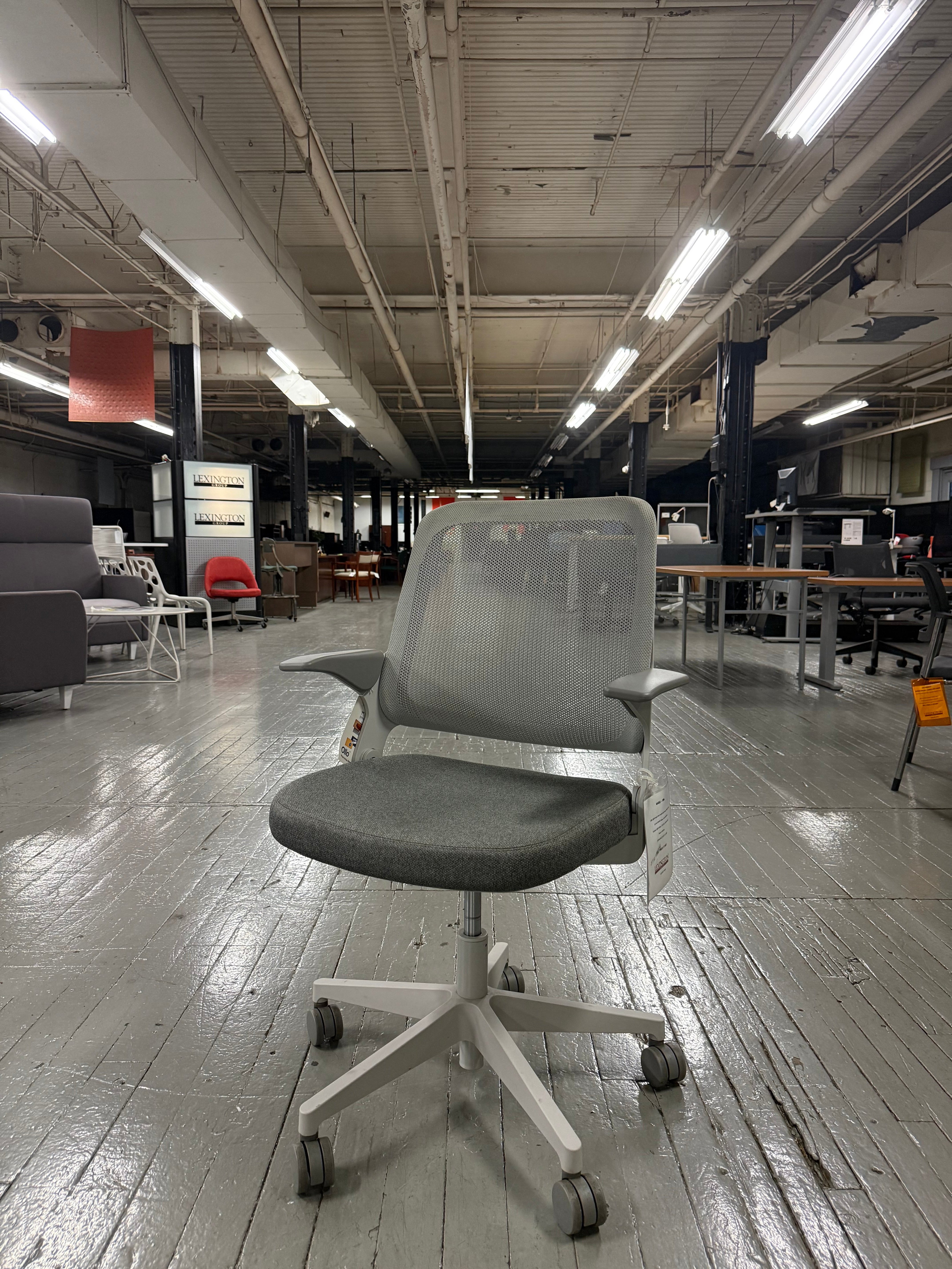 Green Office Chair – Knoll Ollo for Ergonomic Comfort