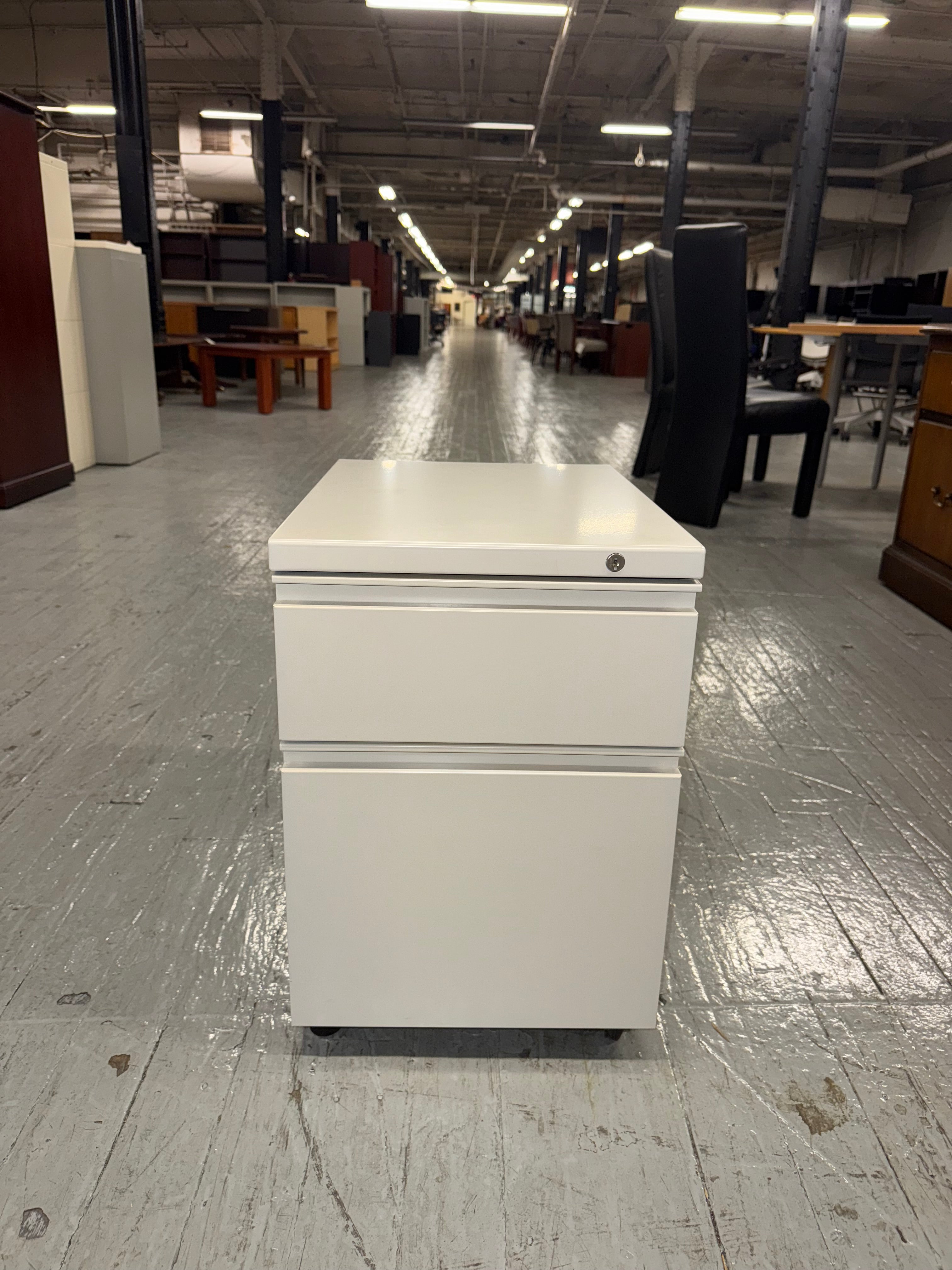 Mobile pedestal - U28