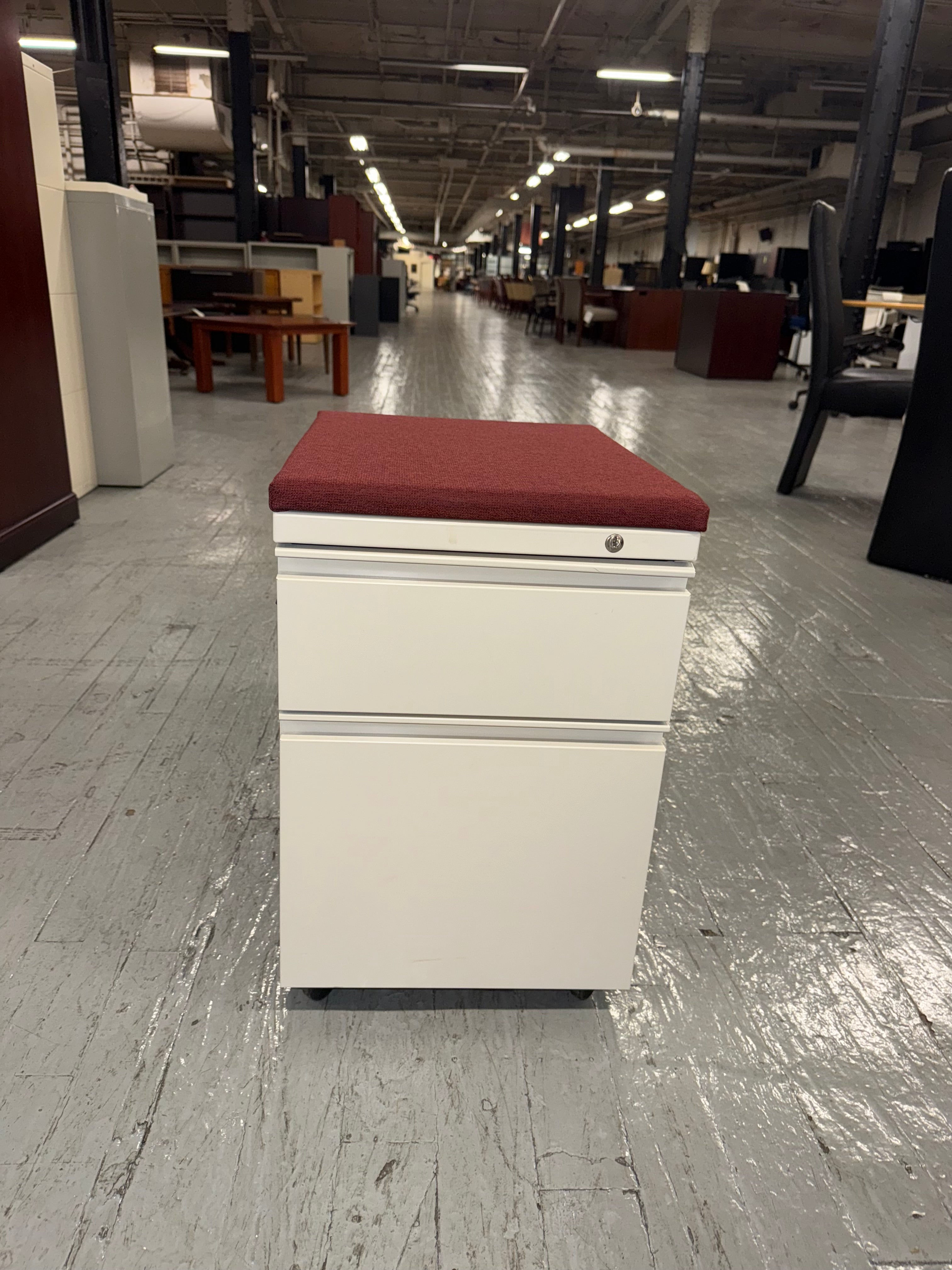 Mobile Pedestal - U30