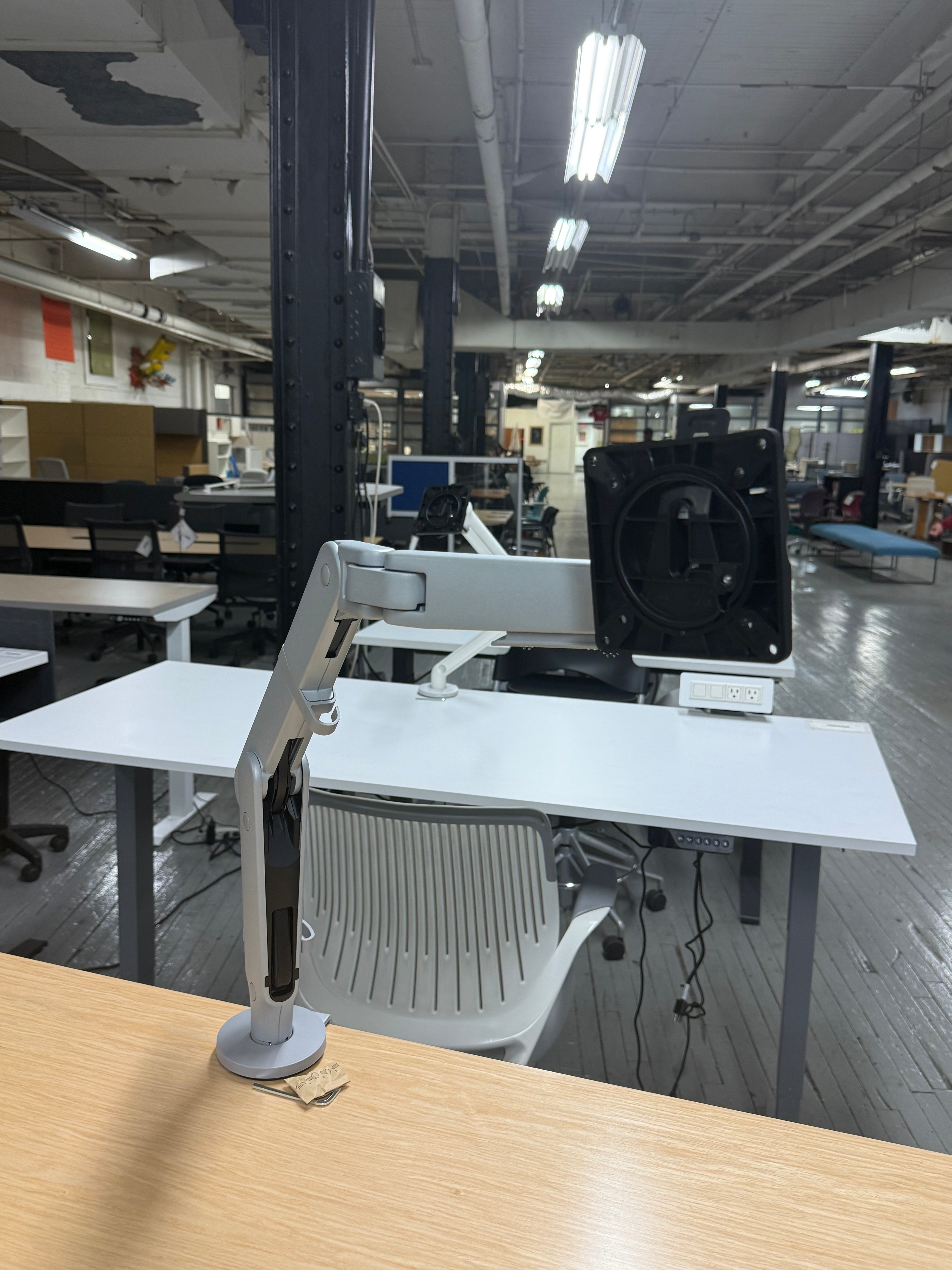 Herman Miller Ollin Single Screen Monitor Arm -MS26