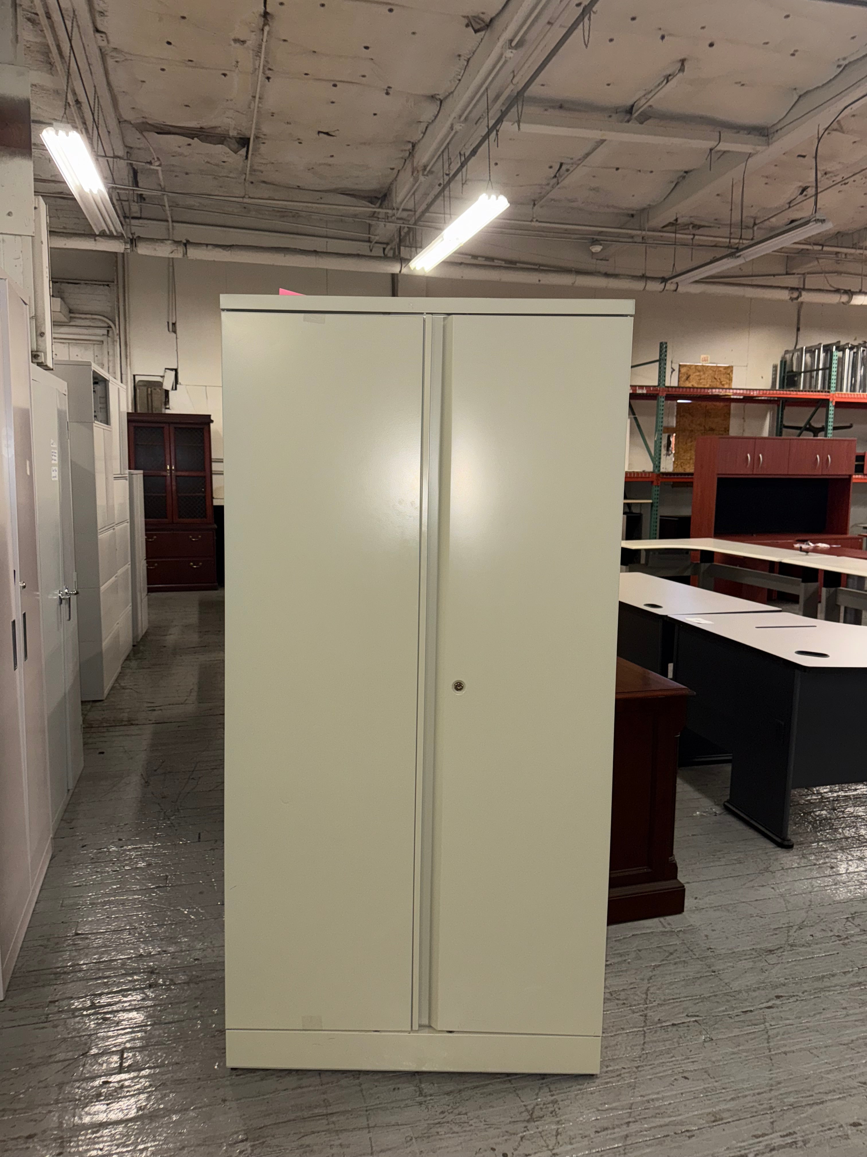 Storage Cabinet -U32