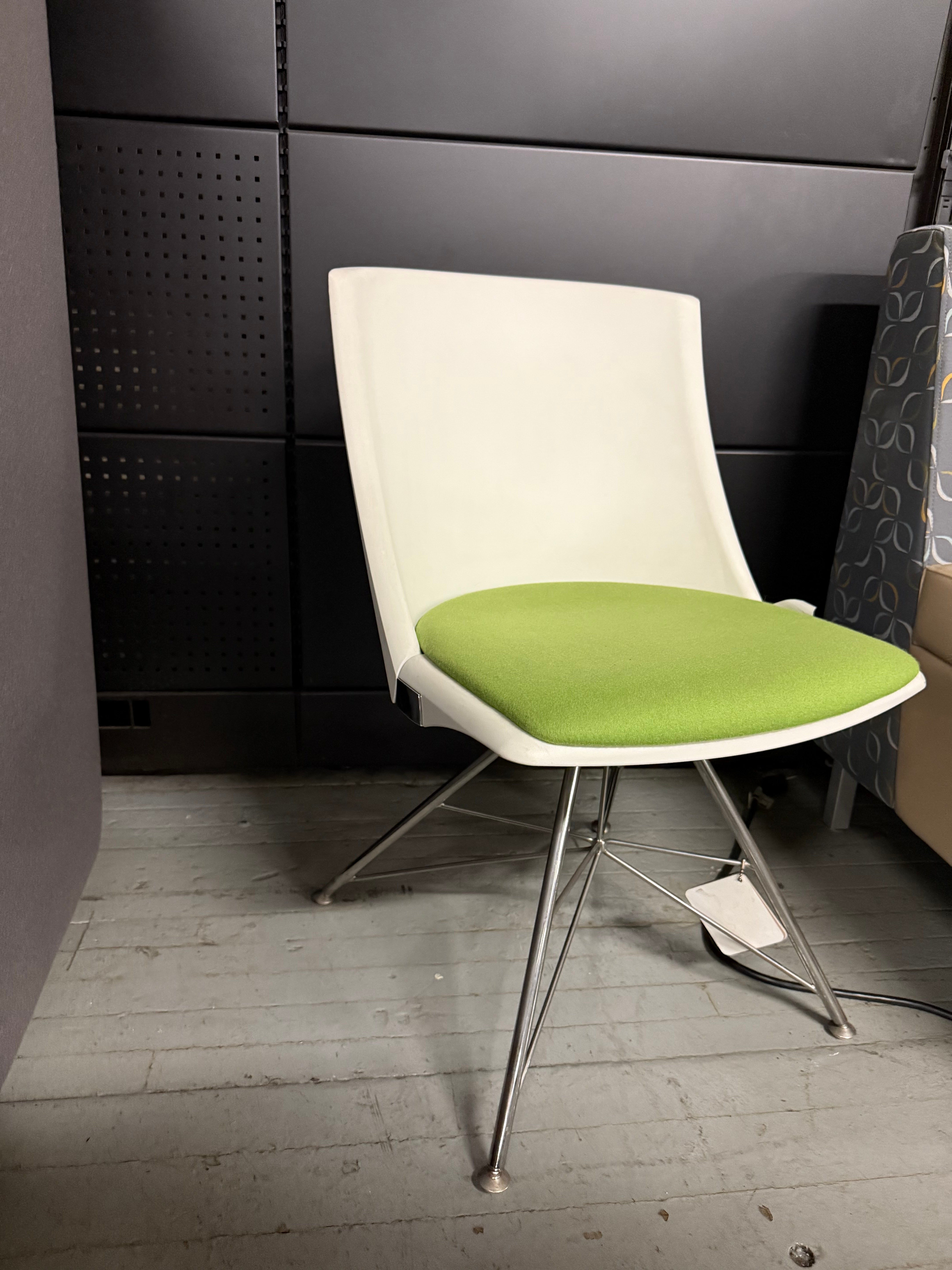 Source International Guest Chair - H98