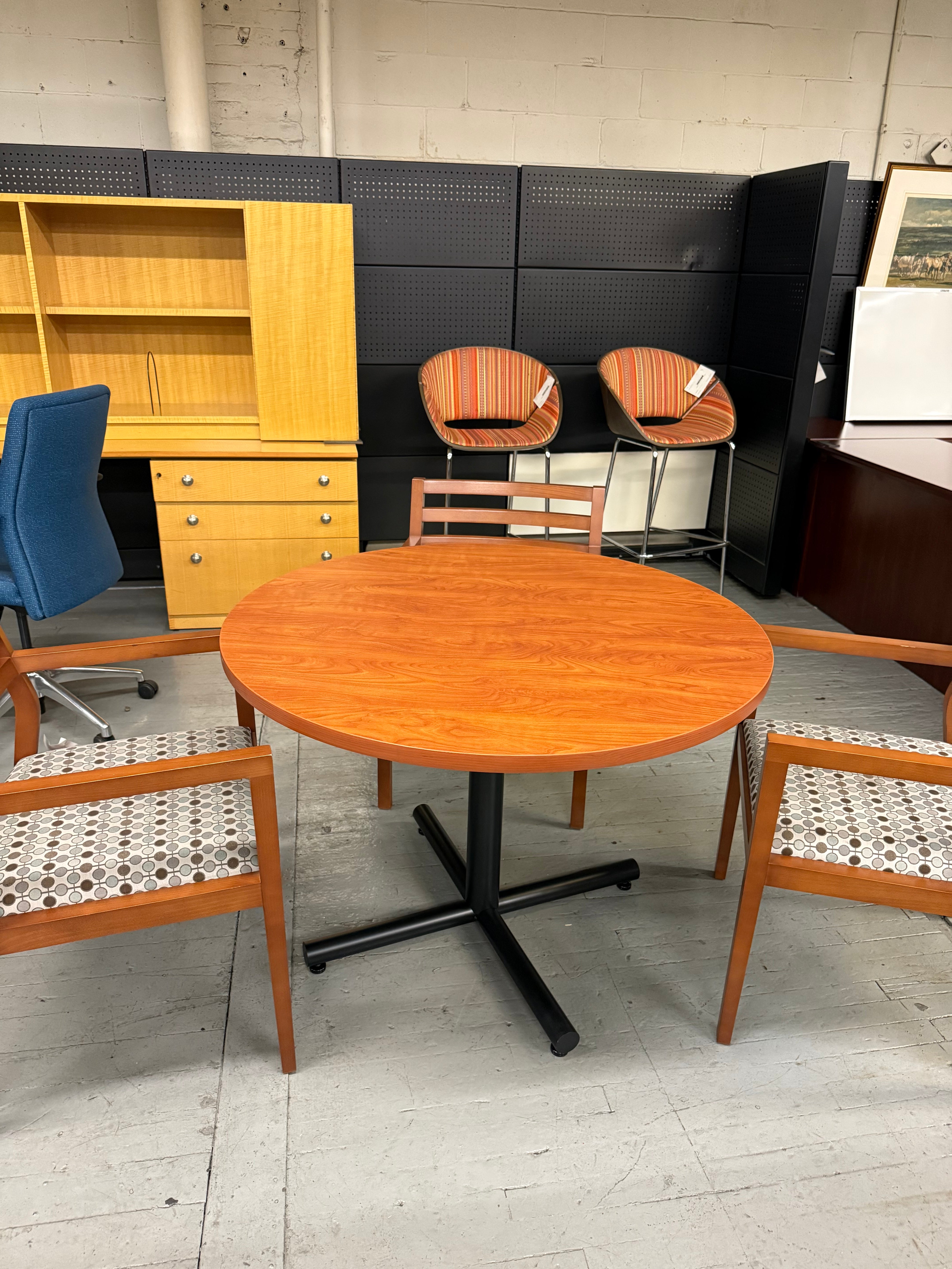 Round Table – Warm Cherry Laminate Top -Y44