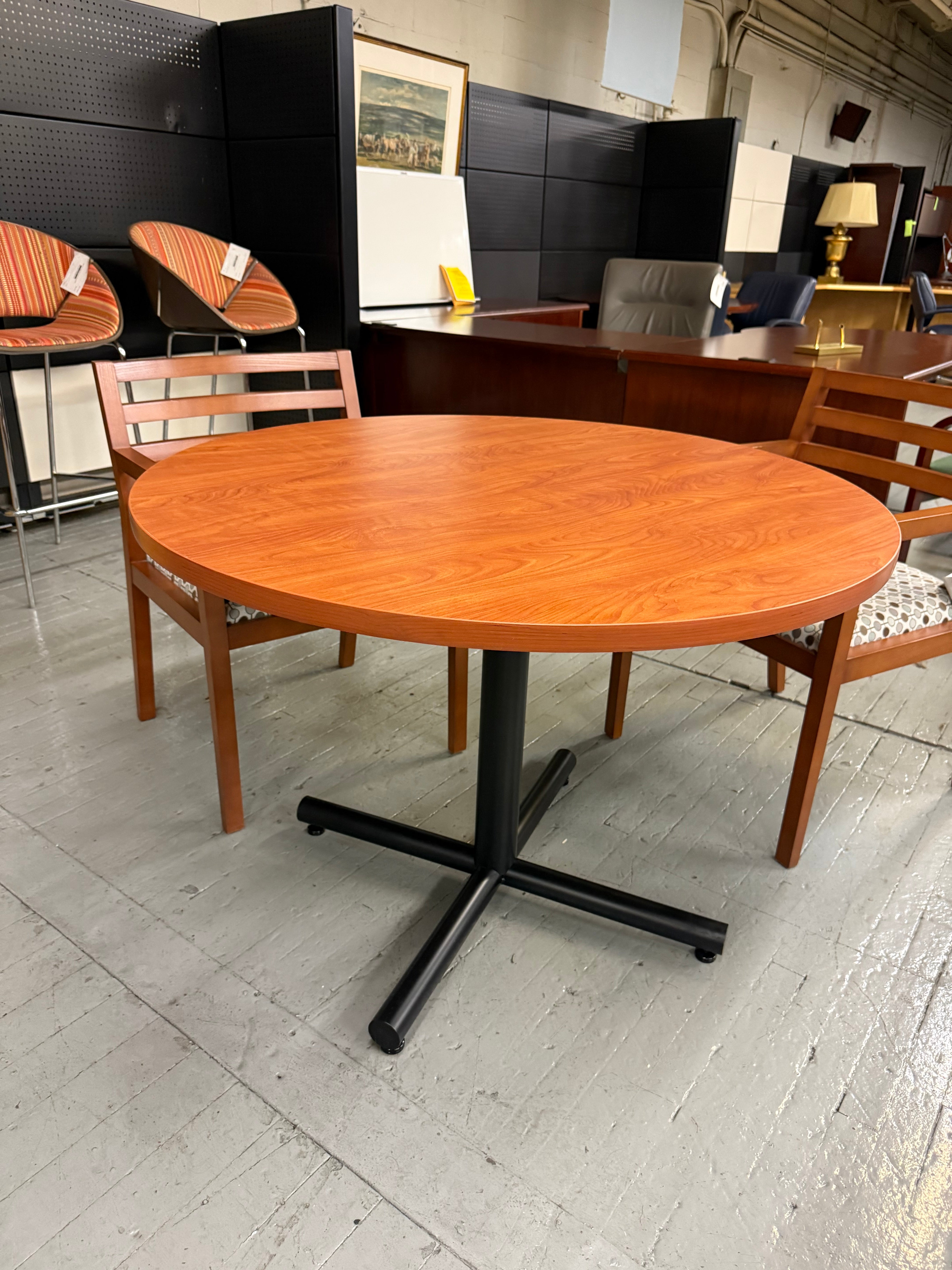 Round Table – Warm Cherry Laminate Top -Y44