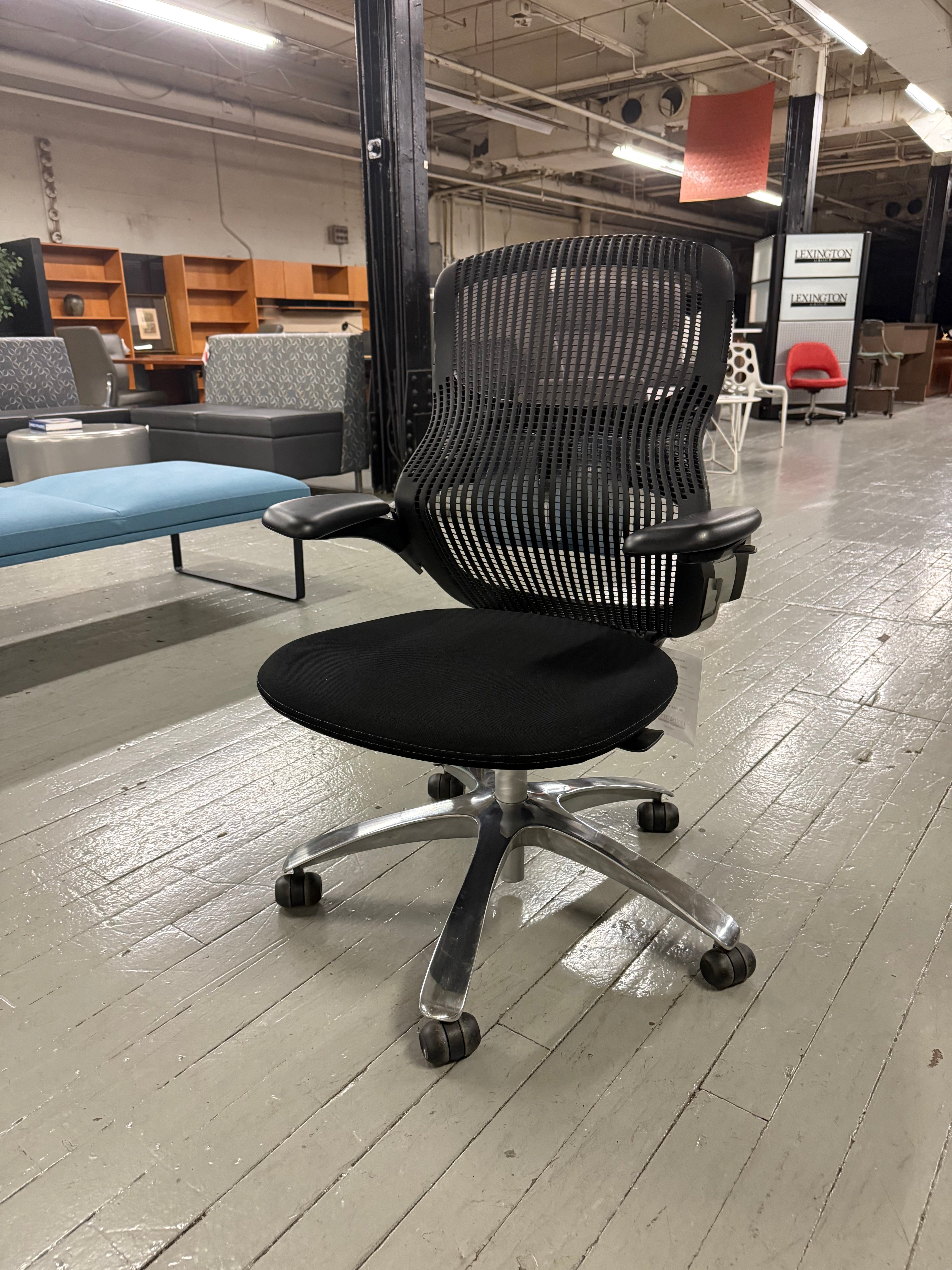 Knoll Generation Chair -i25