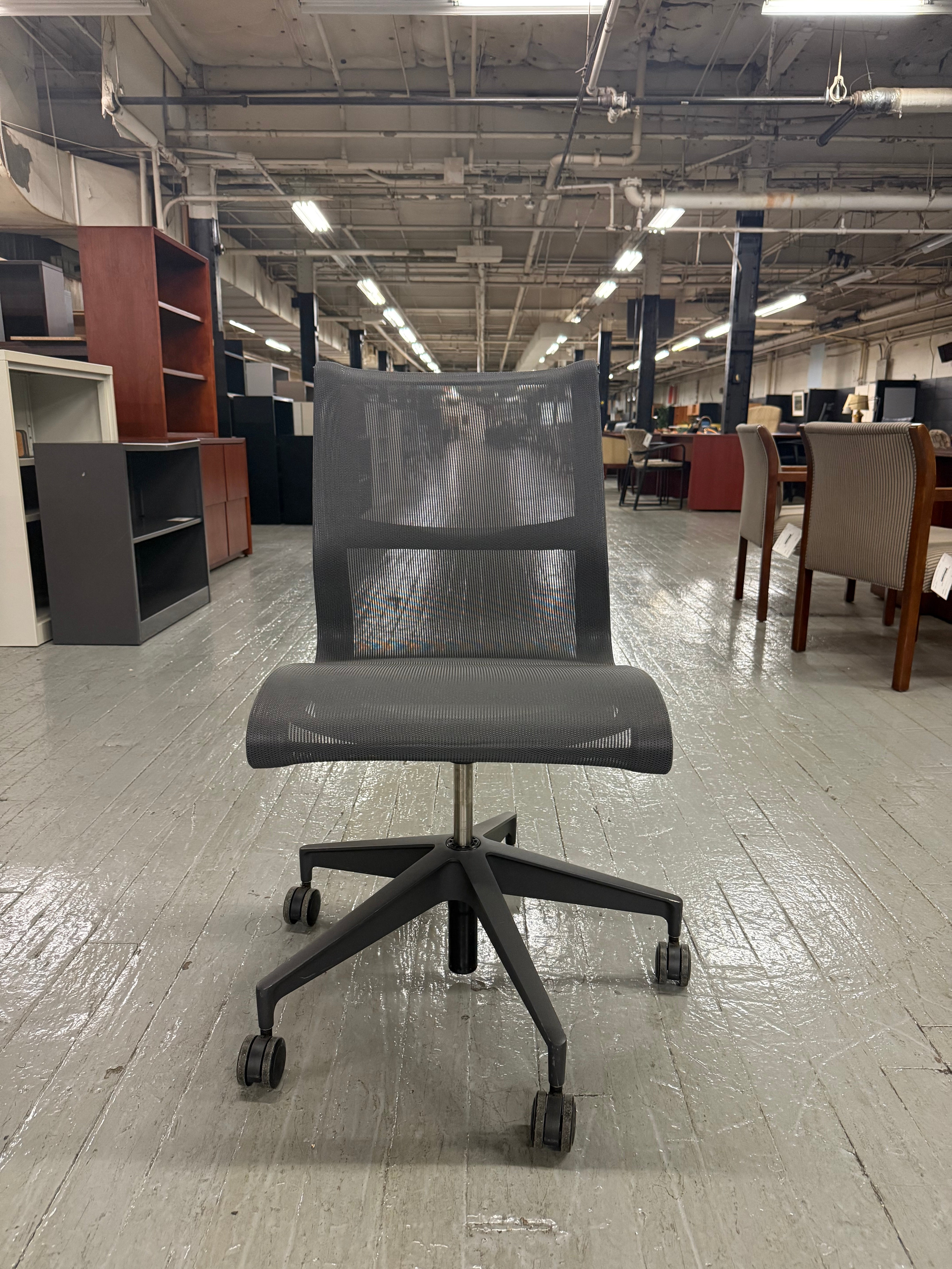 Herman Miller Setu -B11