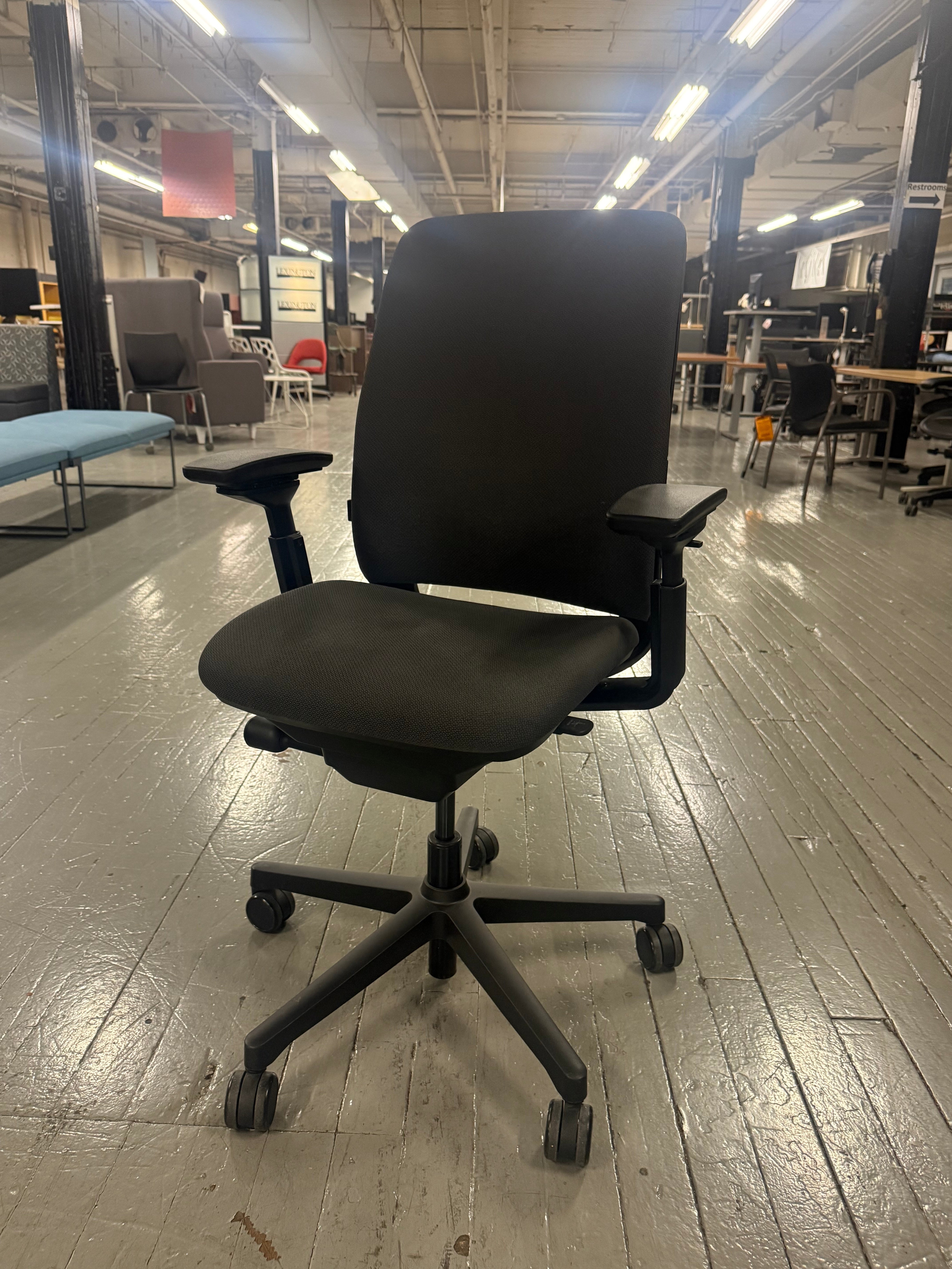 Steelcase Amia Task Chair - A54