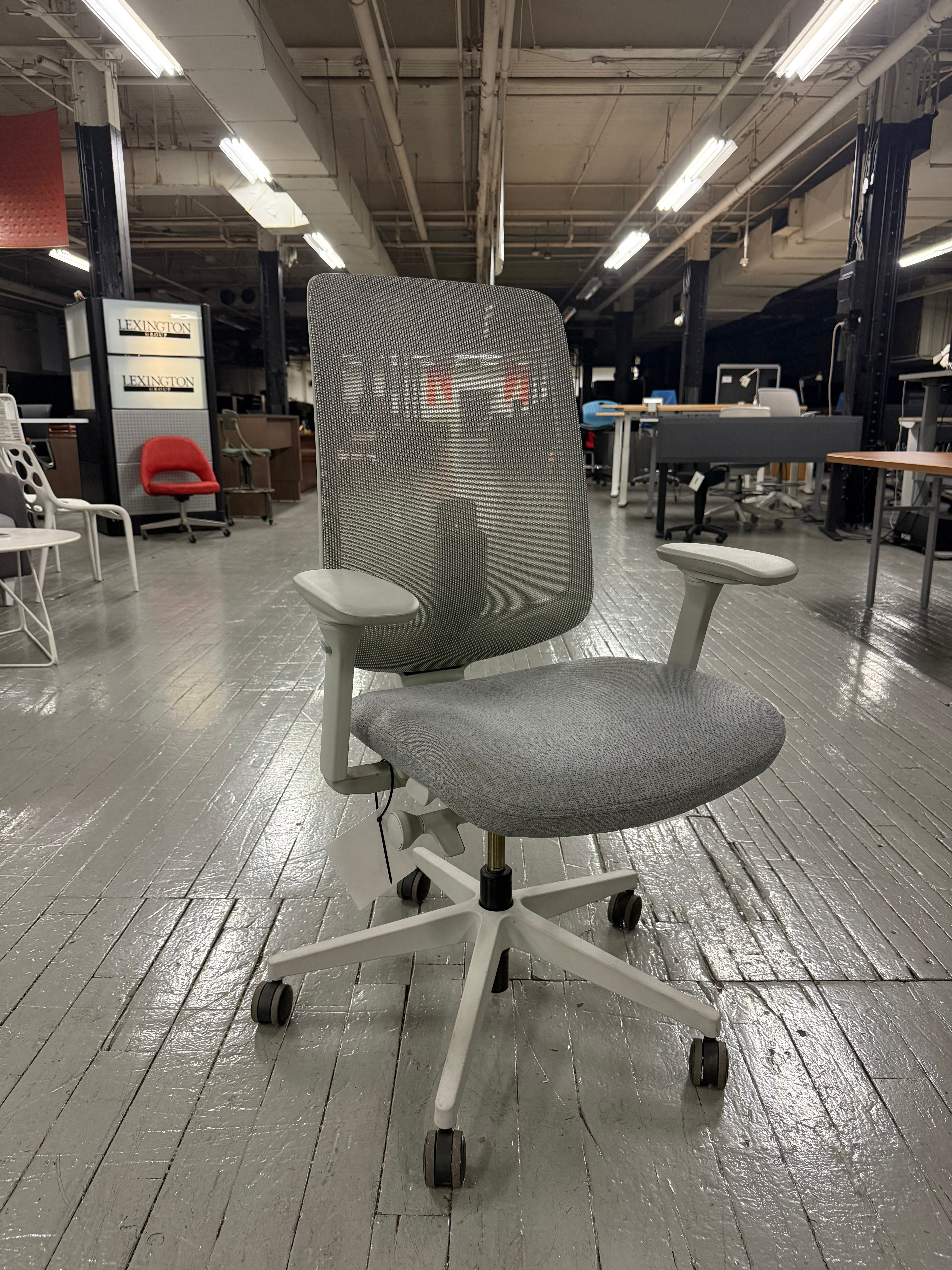 Herman Miller Verus Task Chair - i43