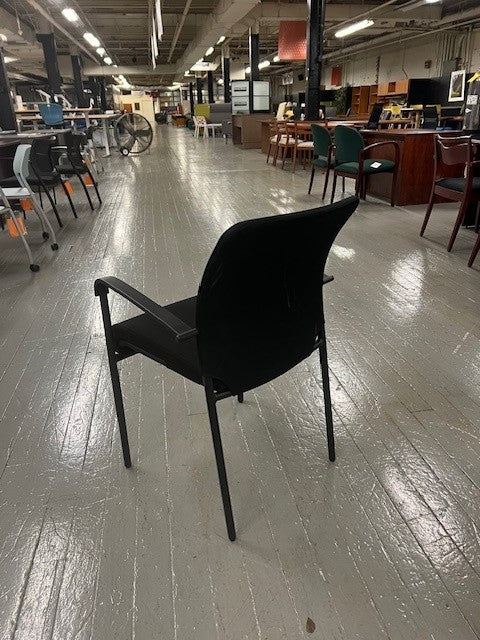 Zuri Series guest chair - H13