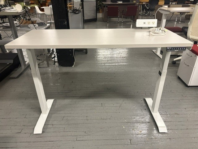 Adjustable Height Desk L68