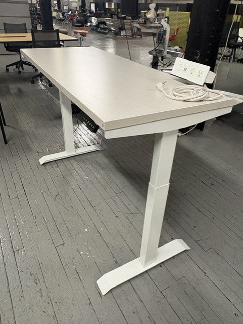 Adjustable Height Desk L68