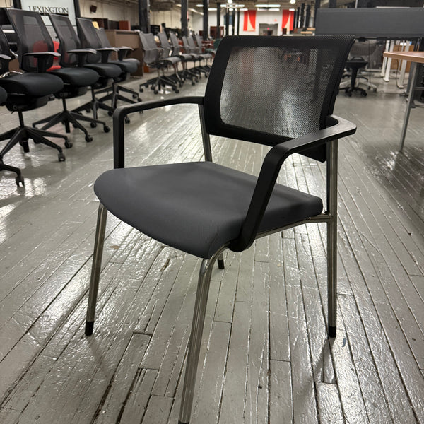 最終プライス　HERMAN MILLER アーロンチェア | ハーマンミラーストア