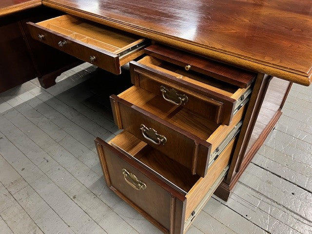 Traditional L-Shape Desk - J3