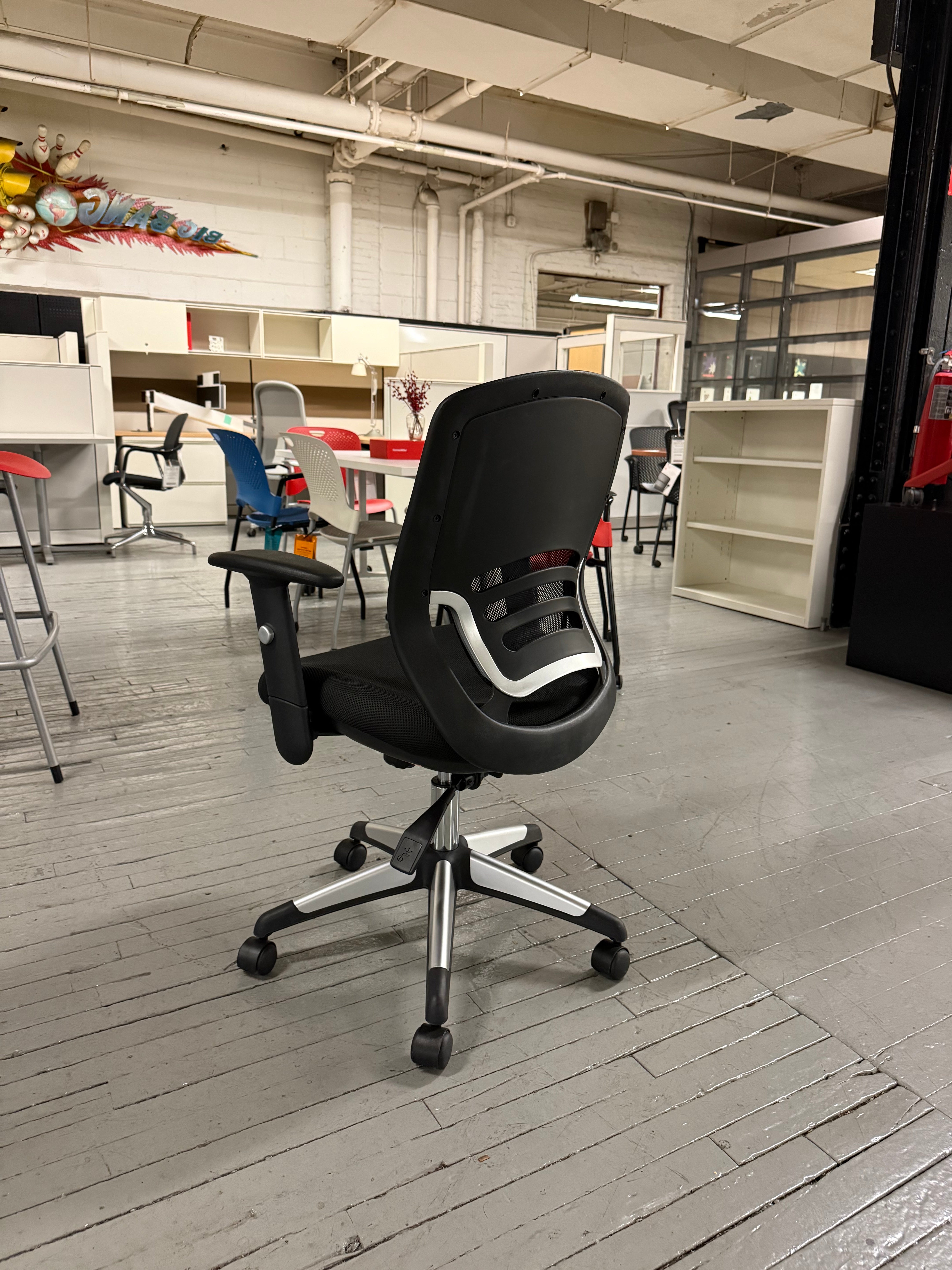 OTG Managers Chair - I35