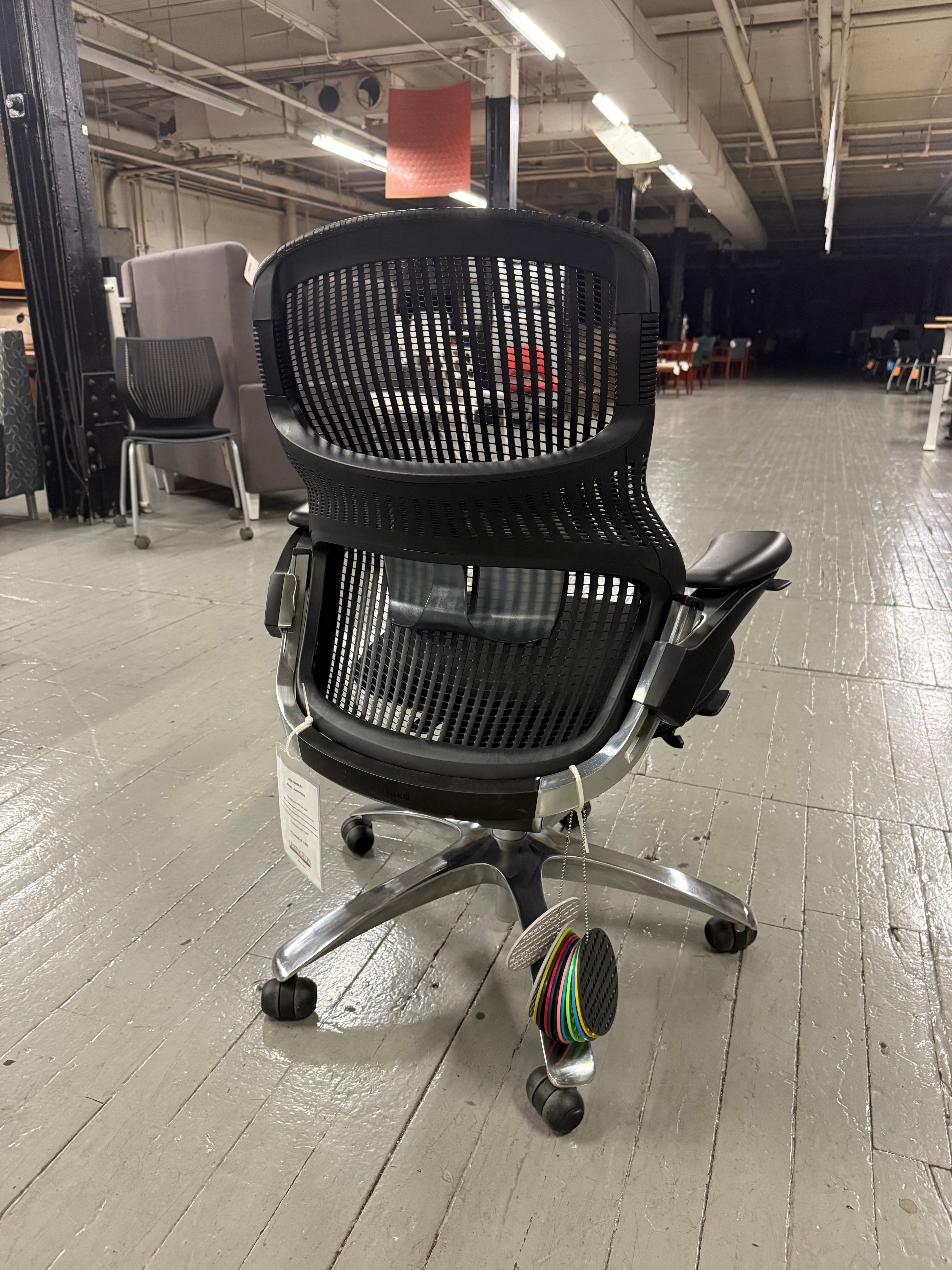 Knoll Generation Chair -i25