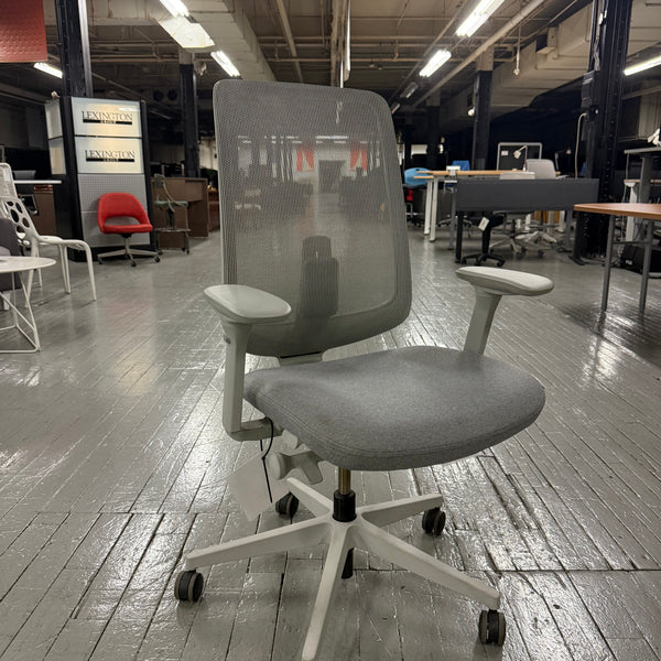 Herman Miller ヴィンテージ グリーン 割れエンボス ③ リペア必須 versus1_600x600_crop_center.