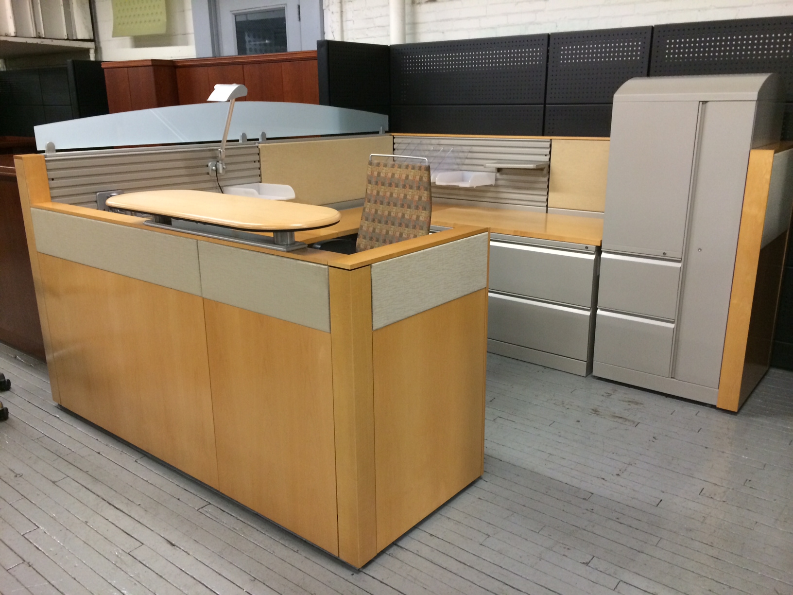 K1 Herman Miller Pre Owned Ethospace Reception Station